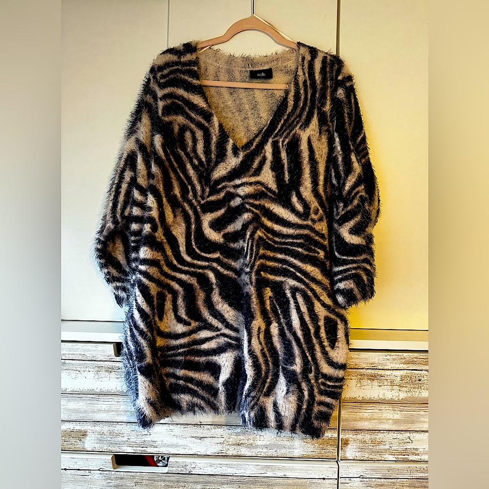 Wallis sweater size UK large. NWOT an excellent condition.